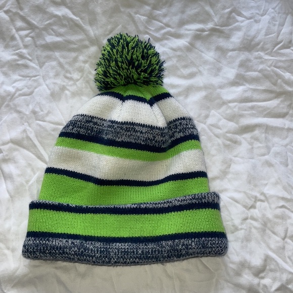 Seahawks 12 beanie - Picture 2 of 2